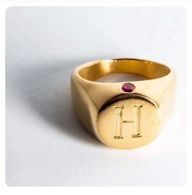 Signet ring med en sten
