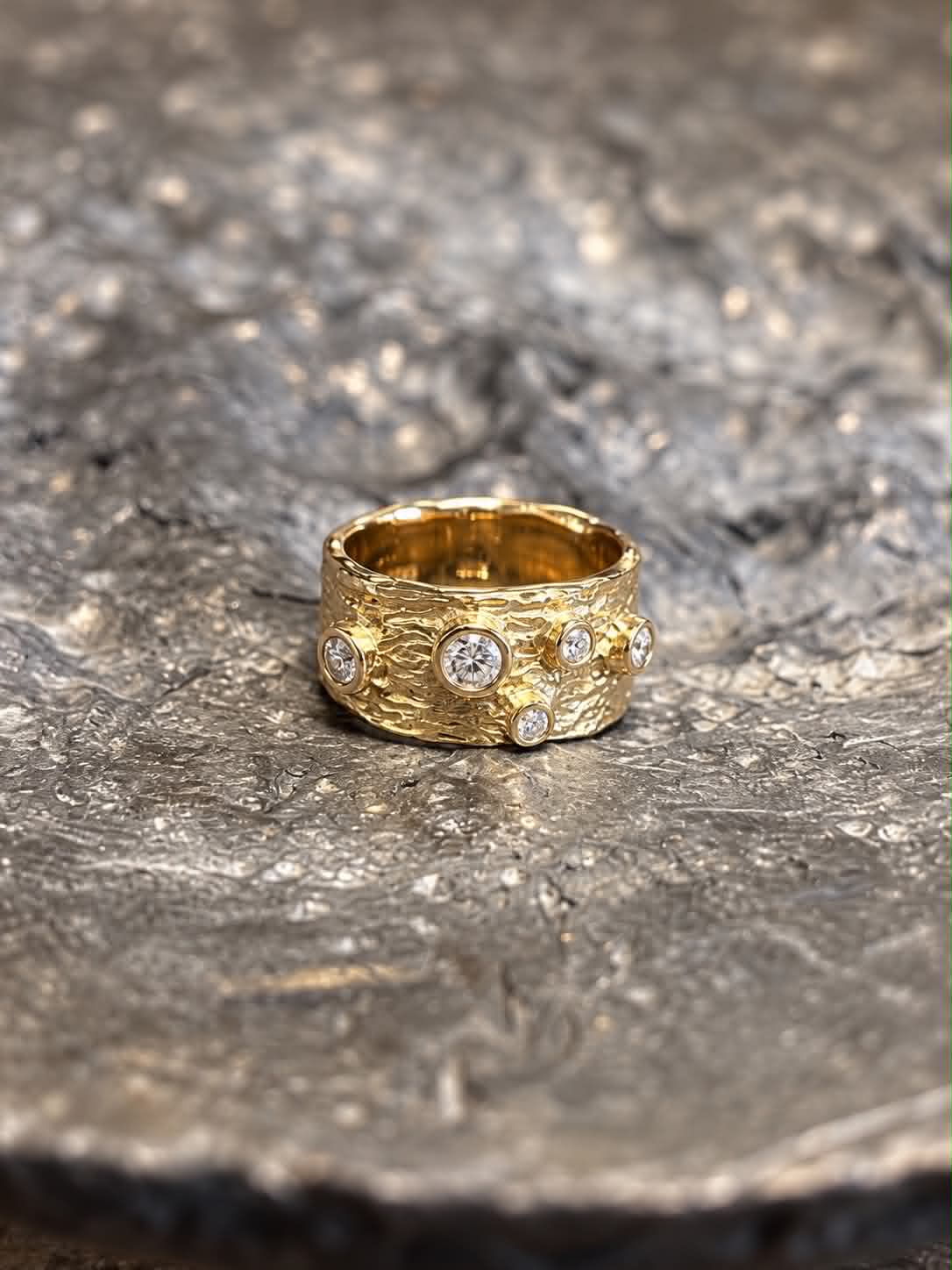 Ring SOFT LINES med brillanter